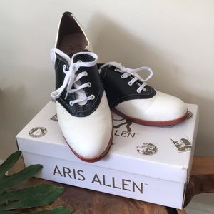 Aris Allen retro saddle dance shoes. Size 9.